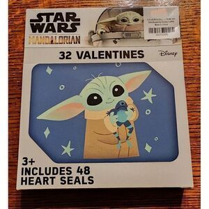 Star Wars The Mandalorian  32 Valentines With 32 Stickers + 48 Heart Seals‎